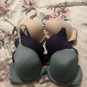 Victoria's Secret Bra Set - Cream and Teal